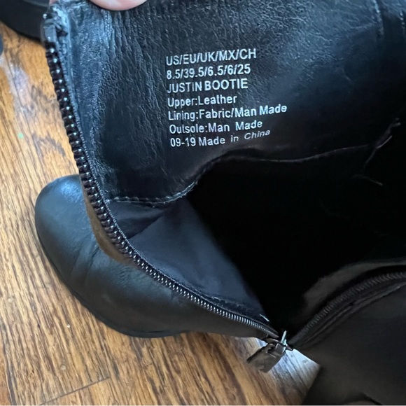 Kenneth Cole Justin High Block Heel Bootie - Picture 4 of 8